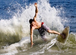 中国体彩网：西甲风暴眼，西班牙人暗藏冷门契机，阿隆索临场决断受质疑，利物浦烙印如何改写战局？