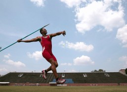 中国体彩网|波兰媒体揭秘，莱万妻子交际舞视频触发夫妻争执，体育界关注家庭动态