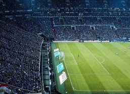 中国体彩_跨越全场的艺术！东契奇30分神迹+半场制导连线詹姆斯 双子星联手点燃终极对决