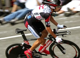 中国体彩网：FIFPRO年度最佳阵容候选名单揭晓，梅西、C罗与姆巴佩领衔足坛巨星