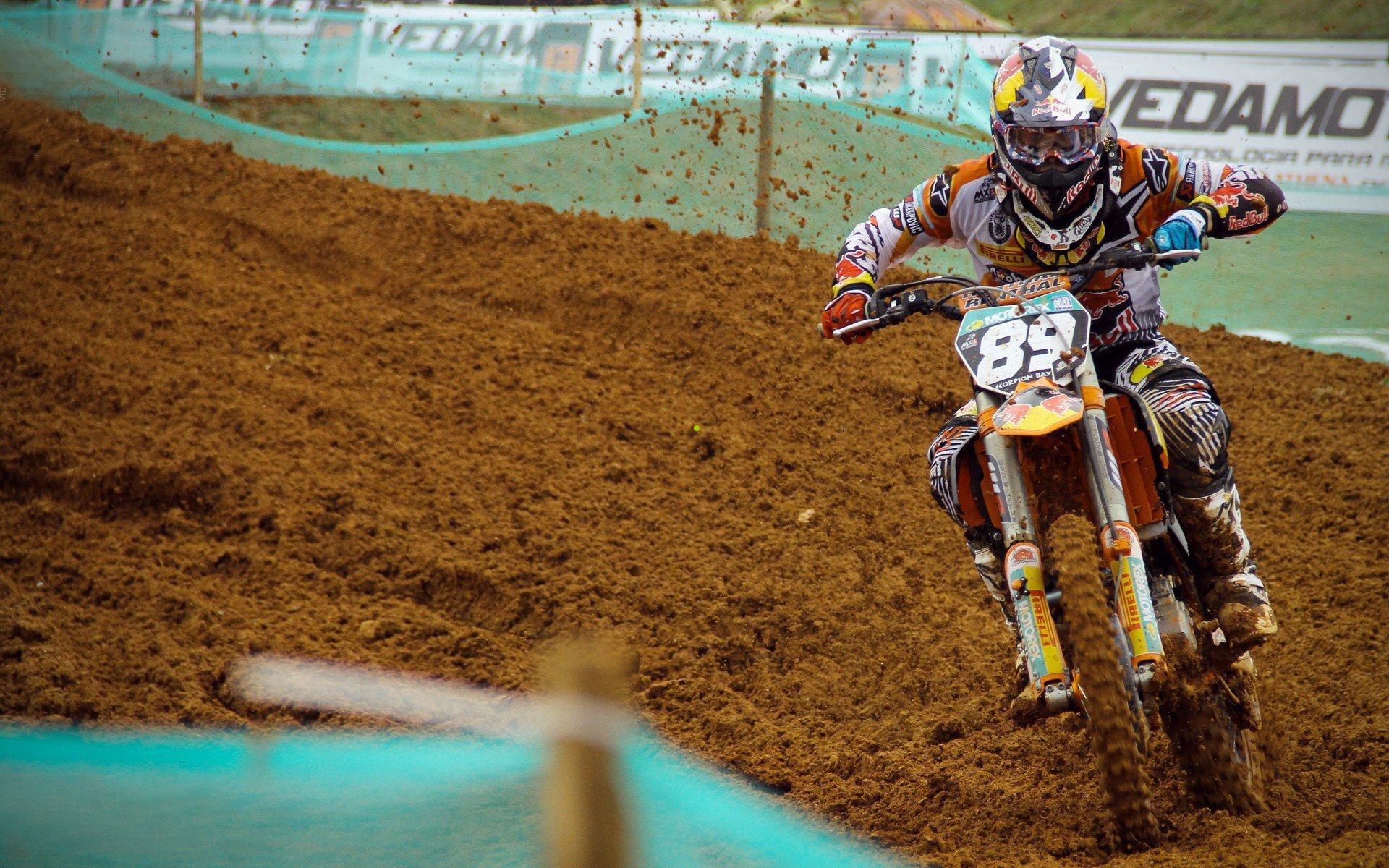 西甲风暴眼，西班牙人暗藏冷门契机，阿隆索临场决断受质疑，利物浦烙印如何改写战局？